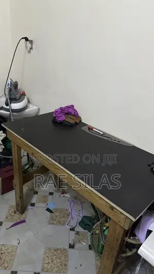 Teburin Yanke Mai Tsauri - 48x23 Inci