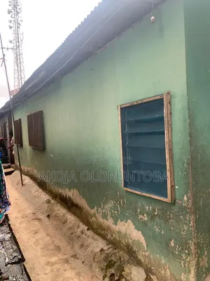 Gidan Bedroom 4 Don Siyarwa a Ikeja, Lagos
