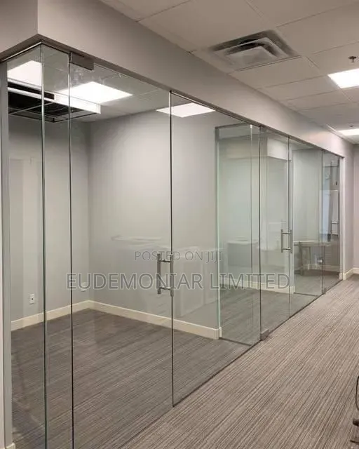 Decorative Glass Partitioning for Workspaces - 1
