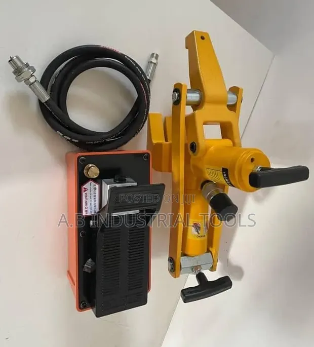Hydraulic Tire Bead Breaker Tool - 1