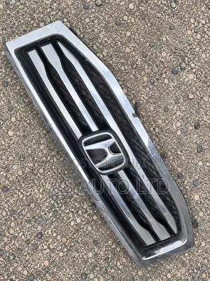 Honda Crosstour 2010-2012 Front Grille - Used
