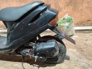 Honda Dio 2003 Scooter - Baki