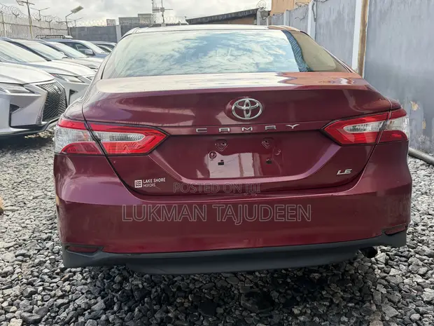 2018 Toyota Camry L FWD (2.5L) Red - 1
