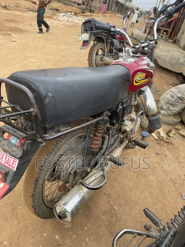 Bajaj Boxer 2022 Red - 1