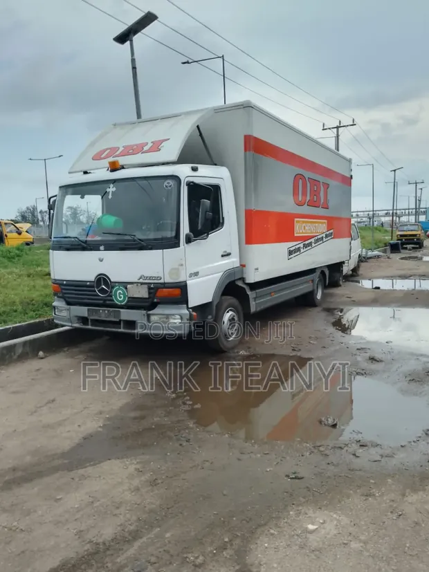 Used Mercedes-Benz Atego Box Truck (2009) - 1