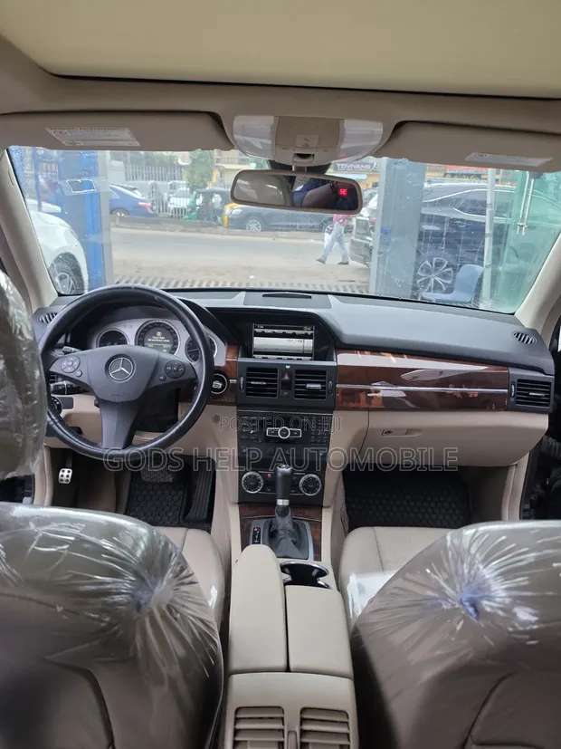 2010 Mercedes-Benz GLK 350 4MATIC SUV - Black - 1