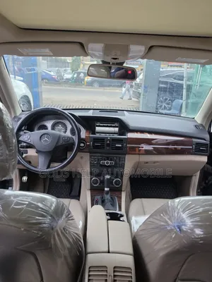 2010 Mercedes-Benz GLK 350 4MATIC SUV - Black