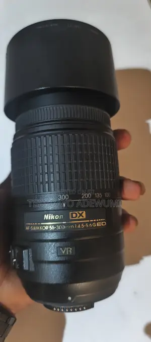 Nikon AF-S DX Nikkor 55-300mm f/4.5-5.6G ED VR Lens