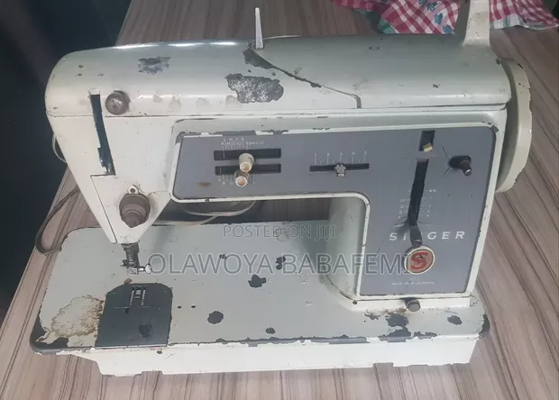 Vintage Table Top Sewing Machine - 1