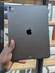 Apple iPad Pro 13" (2025) 512GB Grey - 2