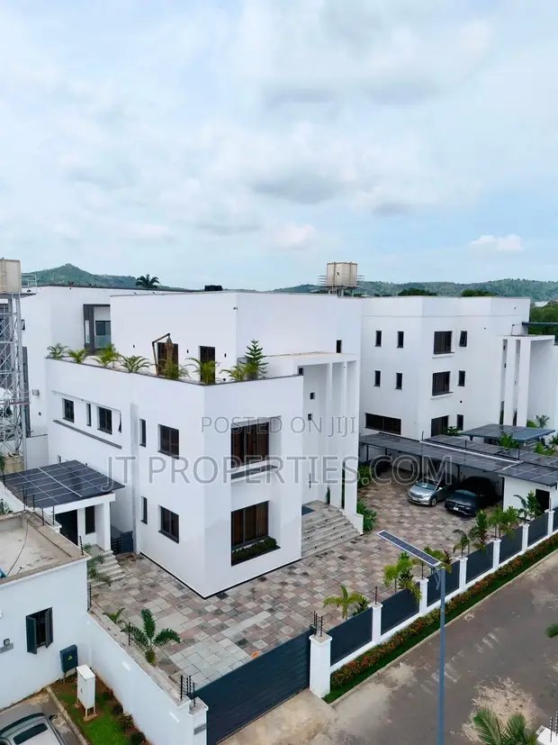 8-Bedroom Detached Duplex a Maitama, Abuja don Siyasa - 1