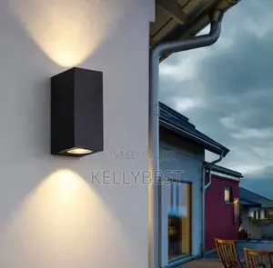 Modern Outdoor Wall Lamp - Black