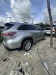 Toyota Highlander 2016 Silver - 2