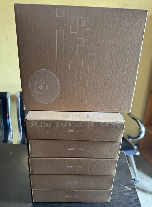 Ubiquiti UniFi AC Pro Access Point - 1