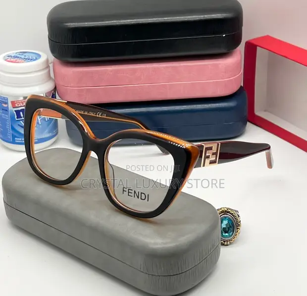Fendi Quality Luxury Ladies Frame Glasses - 1