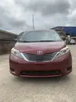 Toyota Sienna 2014 Red - 1