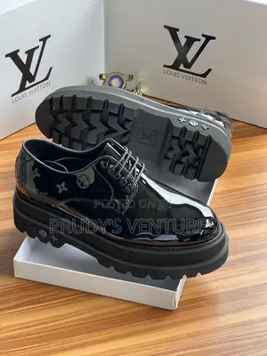 Takalmi Na Maza na Louis Vuitton na Gaskiya na Fata