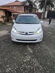 Toyota Sienna LE 2009 Fari - 1