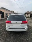 Toyota Sienna LE 2009 Fari - 4