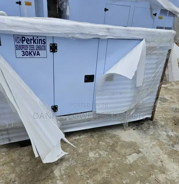 Jirgin Perkins 30kVA Diesel 3-Phase Stamford mai Rufe (Soundproof) - 1