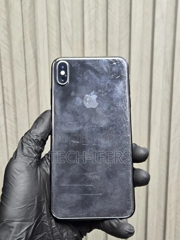 Apple iPhone XS Max 64GB Black - 1