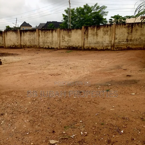 Standard Full Plot of Land with Genuine Documents in Ibadan - 1