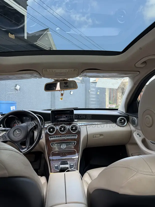 Mercedes-Benz C300 2015 - 1