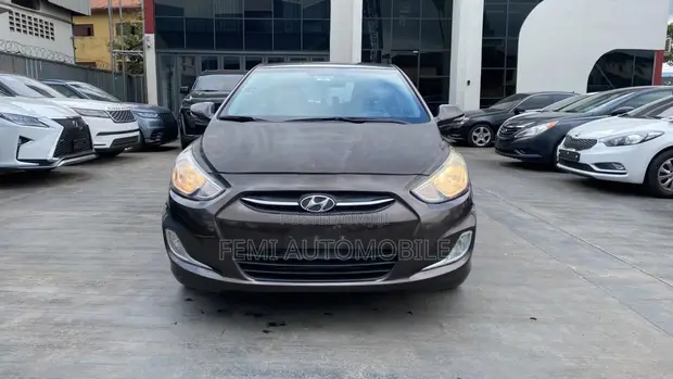 Hyundai Accent 2016 Brown - 1