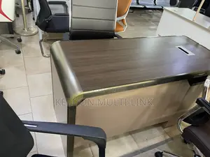 Boss Office Products Curved Side Office Table
