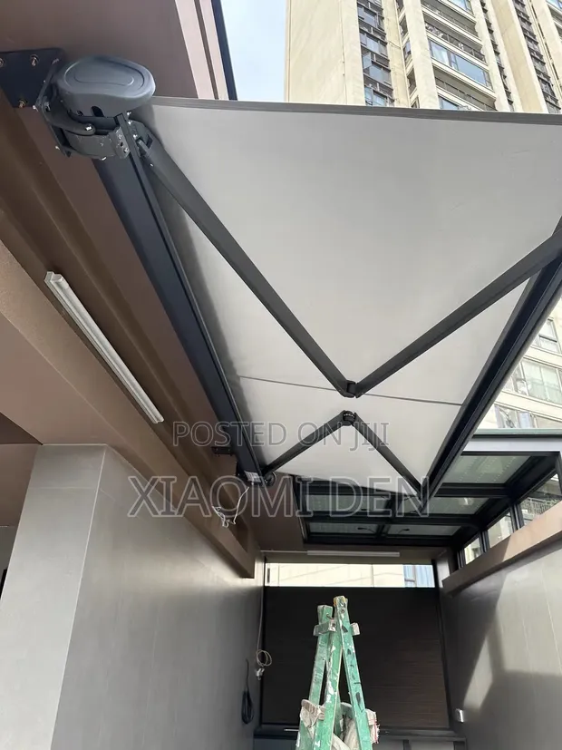 Awning Canopy Mai Amfani Da Wutar Lantarki Mai Juyawa - 1
