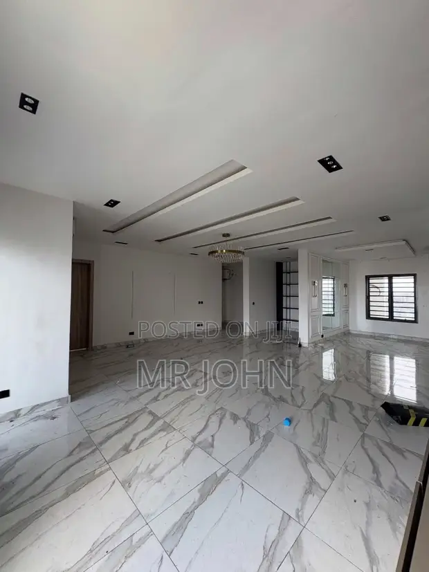 3 Bedroom Apartment da BQ a Ikate Owo Pr, Lekki don Sawa - 1