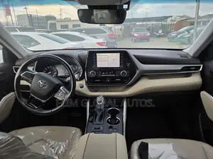 2021 Toyota Highlander XLE Baki