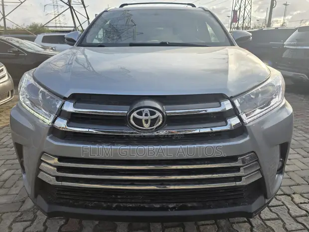 2015 Toyota Highlander XLE SUV - 1