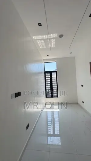 Gidan 4 Bedroom Semi-Detached da BQ don haya a Ikota, Lekki