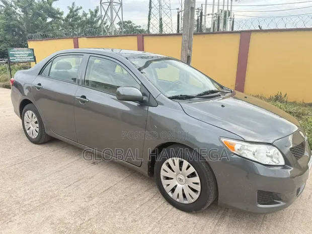 Toyota Corolla 2010 Gray - Distress Sale - 1