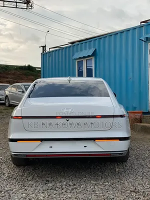 Hyundai Elantra 2024 White