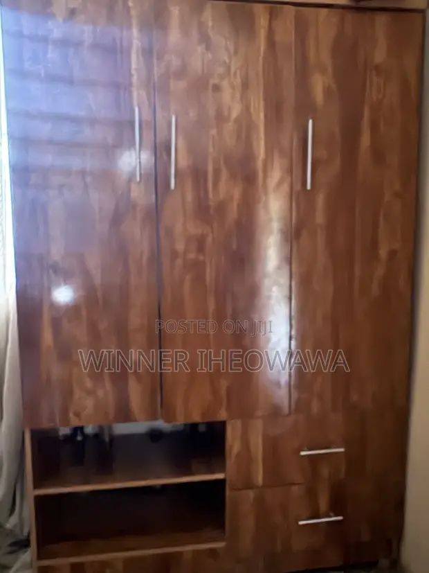 3-Kofa Wardrobe - Natural Wood - 1
