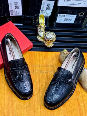 Salvatore Ferragamo Men's Black Leather Flat Shoes