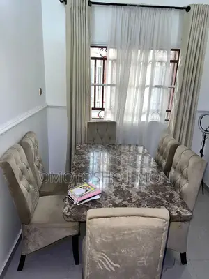 Cikakken Sa'a na Abinci tare da Kujeru 6 (Launuka na Carton)
