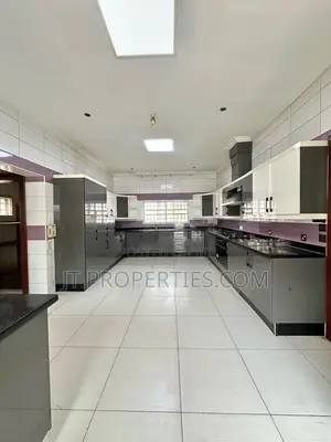 Gidan Alatu mai dakuna 5 don siyarwa a Apo District, Abuja