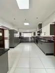 Gidan Alatu mai dakuna 5 don siyarwa a Apo District, Abuja - 2