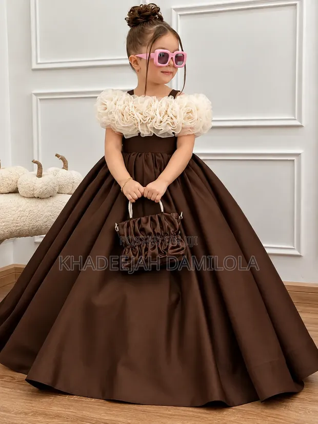 Kyakyawan Gown na Yara na Musamman - Brown Ruffle Maxi - 1