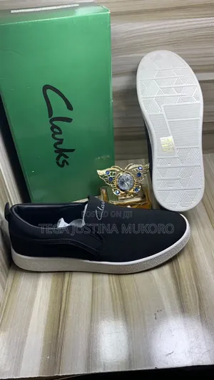 Men's Clarks Classic Loafers - Black Leather
