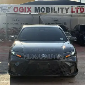 Toyota Camry SE HEV 2025