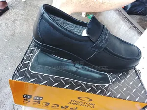 Region America Safety Boots