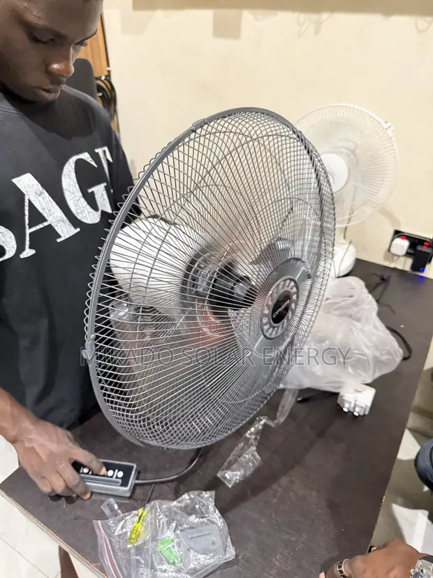 Qasa 18" AC/DC Rechargeable Wall Fan - 1