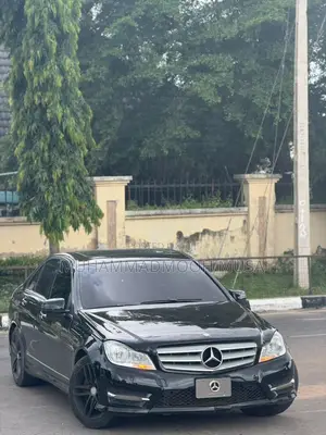 2013 Mercedes-Benz C300 Luxury 4Matic Sedan