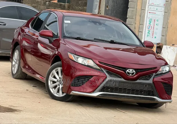 Toyota Camry 2019 Burgundy - 1