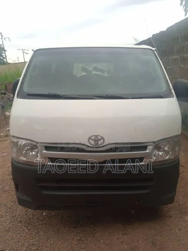 2008 Toyota HiAce Bus - 1