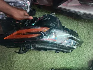 Toyota Camry Headlight 2018 Sport (Used)